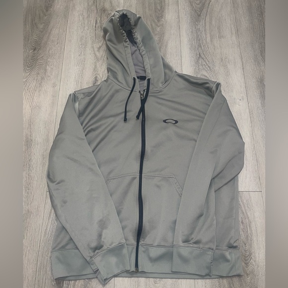 Oakley XL Gray/Silver zip up hoodie. (Very lightly worn) - Picture 2 of 5